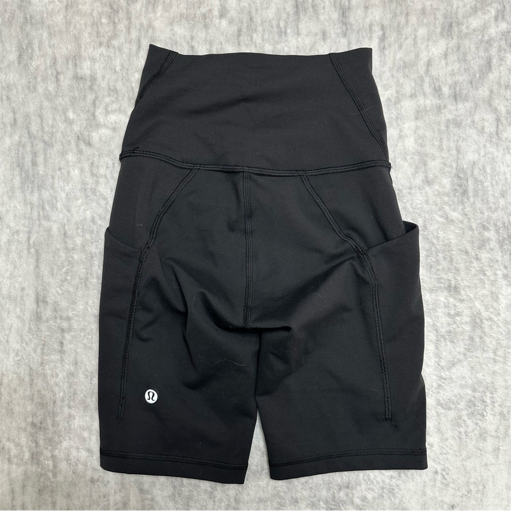 Lululemon Wunder Train 8" Shorts w/ Pockets